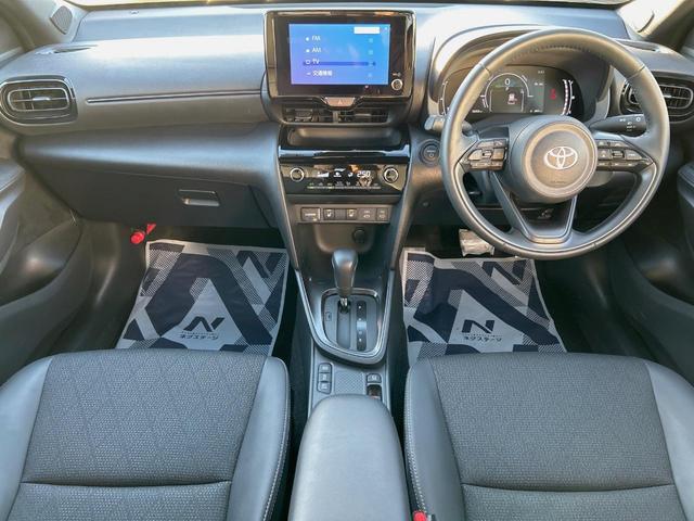 ヤリスクロス ハイブリッドZ 純正8型ナビ 全周囲カメラ 衝突被害軽減装置 レーダークルーズ 禁煙車 ドラレコ コーナーセンサー LEDヘッド ETC 純正18インチアルミ オートライト 前席シートヒーター ステアリングヒーター(2枚目)