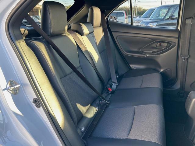 ヤリスクロス ハイブリッドZ 純正8型ナビ 全周囲カメラ 衝突被害軽減装置 レーダークルーズ 禁煙車 ドラレコ コーナーセンサー LEDヘッド ETC 純正18インチアルミ オートライト 前席シートヒーター ステアリングヒーター(12枚目)