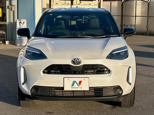 ヤリスクロス ハイブリッドZ 純正8型ナビ 全周囲カメラ 衝突被害軽減装置 レーダークルーズ 禁煙車 ドラレコ コーナーセンサー LEDヘッド ETC 純正18インチアルミ オートライト 前席シートヒーター ステアリングヒーター(16枚目)