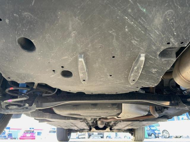 ヤリスクロス ハイブリッドZ 純正8型ナビ 全周囲カメラ 衝突被害軽減装置 レーダークルーズ 禁煙車 ドラレコ コーナーセンサー LEDヘッド ETC 純正18インチアルミ オートライト 前席シートヒーター ステアリングヒーター(20枚目)