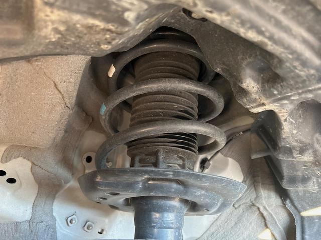 ヤリスクロス ハイブリッドZ 純正8型ナビ 全周囲カメラ 衝突被害軽減装置 レーダークルーズ 禁煙車 ドラレコ コーナーセンサー LEDヘッド ETC 純正18インチアルミ オートライト 前席シートヒーター ステアリングヒーター(21枚目)