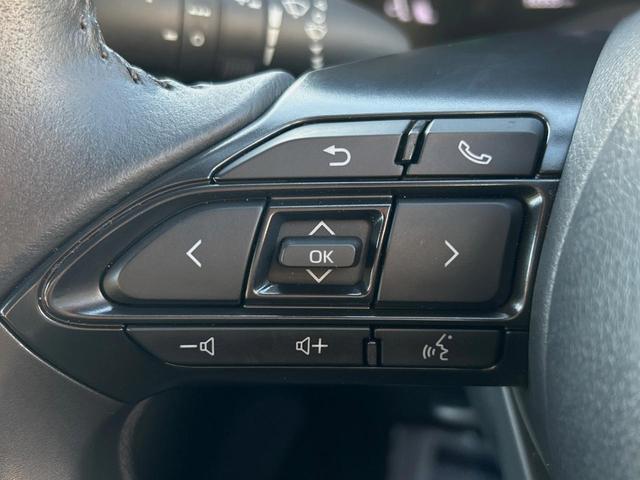 ヤリスクロス ハイブリッドZ 純正8型ナビ 全周囲カメラ 衝突被害軽減装置 レーダークルーズ 禁煙車 ドラレコ コーナーセンサー LEDヘッド ETC 純正18インチアルミ オートライト 前席シートヒーター ステアリングヒーター(26枚目)