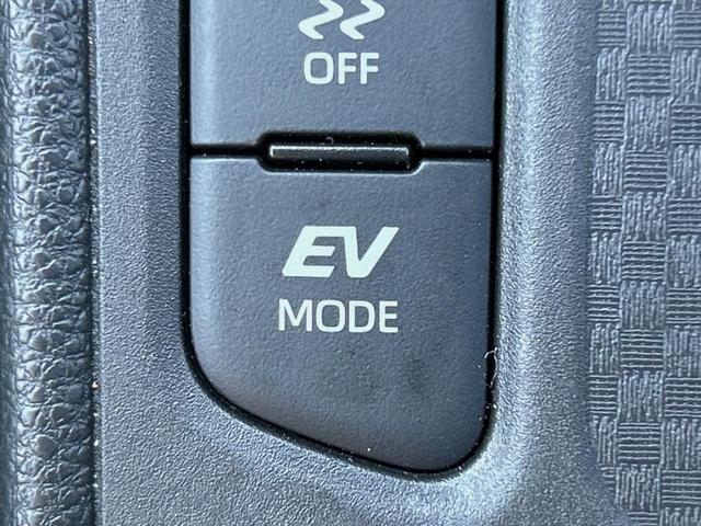 ヤリスクロス ハイブリッドZ 純正8型ナビ 全周囲カメラ 衝突被害軽減装置 レーダークルーズ 禁煙車 ドラレコ コーナーセンサー LEDヘッド ETC 純正18インチアルミ オートライト 前席シートヒーター ステアリングヒーター(34枚目)