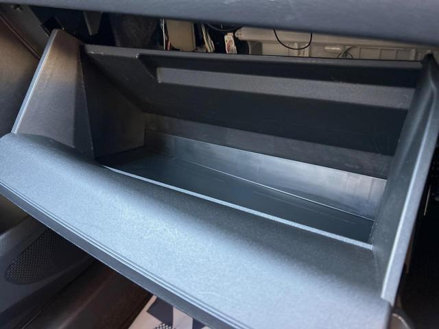 ヤリスクロス ハイブリッドZ 純正8型ナビ 全周囲カメラ 衝突被害軽減装置 レーダークルーズ 禁煙車 ドラレコ コーナーセンサー LEDヘッド ETC 純正18インチアルミ オートライト 前席シートヒーター ステアリングヒーター(40枚目)