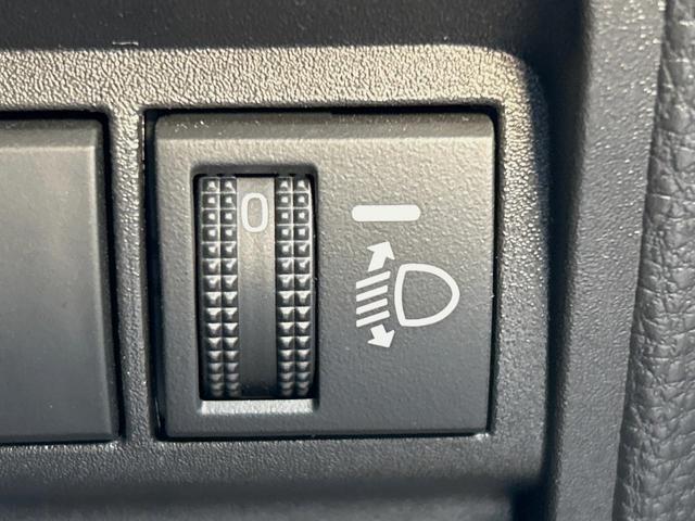 ヤリスクロス ハイブリッドZ 純正8型ナビ 全周囲カメラ 衝突被害軽減装置 レーダークルーズ 禁煙車 ドラレコ コーナーセンサー LEDヘッド ETC 純正18インチアルミ オートライト 前席シートヒーター ステアリングヒーター(43枚目)