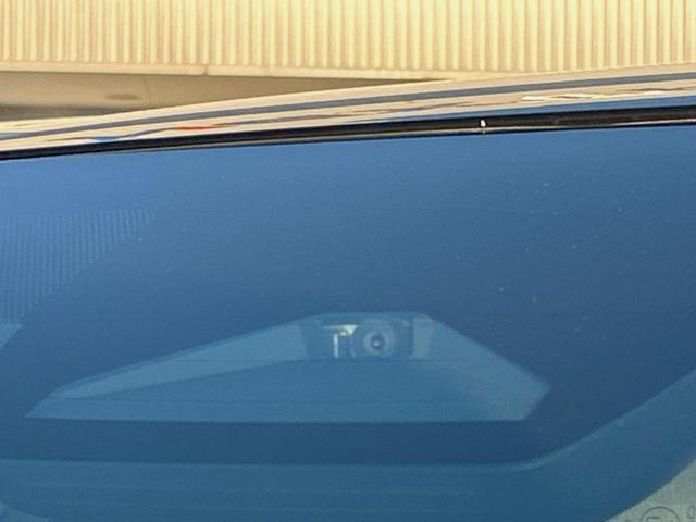 ヤリスクロス ハイブリッドZ 純正8型ナビ 全周囲カメラ 衝突被害軽減装置 レーダークルーズ 禁煙車 ドラレコ コーナーセンサー LEDヘッド ETC 純正18インチアルミ オートライト 前席シートヒーター ステアリングヒーター(50枚目)