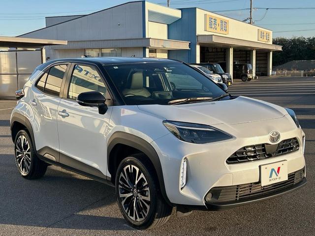 ヤリスクロス ハイブリッドZ 純正8型ナビ 全周囲カメラ 衝突被害軽減装置 レーダークルーズ 禁煙車 ドラレコ コーナーセンサー LEDヘッド ETC 純正18インチアルミ オートライト 前席シートヒーター ステアリングヒーター(57枚目)