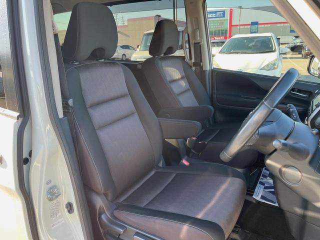 セレナ ハイウェイスター　ＶセレクションＩＩ　両側電動ドア　プロパイロット　後席モニター　全周囲カメラ　衝突被害軽減システム　　禁煙車　ドラレコ　スマートキー　ＬＥＤヘッド　ＥＴＣ　純正１６インチアルミ　オートライト　オートエアコン（12枚目）