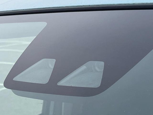 �y�X�}�[�g�A�V�X�g�z���s���ɑO���̎ԗ�����F�����A�Փ˂������Ȏ��͌x��ƃu���[�L�ŏՓˉ���Ɣ�Q�y�����A�V�X�g�B�����S�Ƀh���C�u�����y���݂��������܂��B