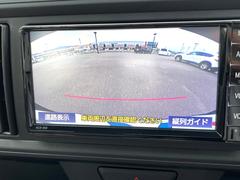 【バックカメラ】駐車時に後方がリアルタイム映像で確認できます。大型商業施設や立体駐車場での駐車時や、夜間のバック時に大活躍！運転スキルに関わらず、今や必須となった装備のひとつです！ 6