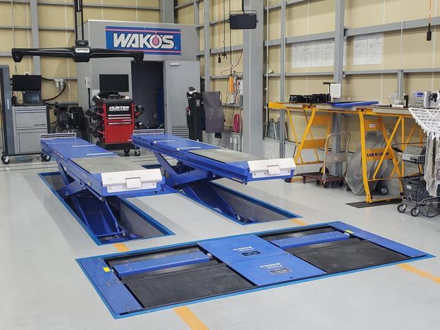 プリウス Ｓツーリングセレクション・Ｇ’ｓ　Ｇｓ専用エアロ　Ｇｓ専用スポーティーシート　Ｇｓ専用足回り　Ｇｓ専用マフラー　Ｇｓ専用１８ＡＷ　ＨＩＤヘッド　ＬＥＤビーム　純正ＳＤナビ　フルセグ　ＢＴ　Ｂカメラ　スマートキー２個　Ｇｓ専用デカール（76枚目）