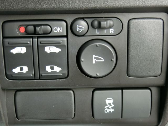 フリードハイブリッド ハイブリッド プレミアムエディション プレミア故障保証ゴールド1年付 両側パワースライドドア 純正ナビ フルセグ BT Bカメラ 純正FDモニター ハーフレザーシート 革巻ステアリング スマートキー2個 ETC HIDヘッドライト(20枚目)