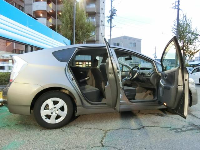 プリウス S LEDエディション LEDヘッドライト クルーズコントロール 踏み間違い抑制装置 ストラーダナビ ETC Bカメラ 純正15AW オートライト スマートキー2個(10枚目)