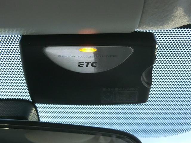 プリウス S LEDエディション LEDヘッドライト クルーズコントロール 踏み間違い抑制装置 ストラーダナビ ETC Bカメラ 純正15AW オートライト スマートキー2個(19枚目)