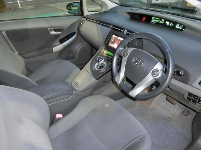 プリウス S LEDエディション LEDヘッドライト クルーズコントロール 踏み間違い抑制装置 ストラーダナビ ETC Bカメラ 純正15AW オートライト スマートキー2個(28枚目)