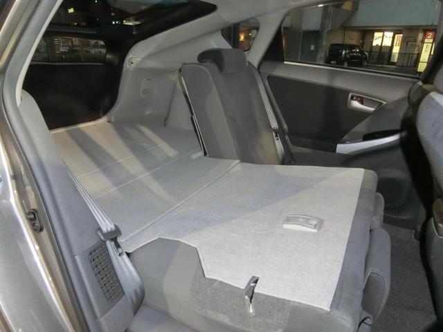 プリウス S LEDエディション LEDヘッドライト クルーズコントロール 踏み間違い抑制装置 ストラーダナビ ETC Bカメラ 純正15AW オートライト スマートキー2個(33枚目)