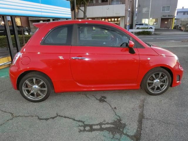 アバルト５００ ベースグレード　走行２６２９５Ｋｍ　カロッエリアナビ　フルセグ　ＢＴ　Ｂカメラ　　　ＨＩＤヘッドライト　フォグランプ　パドルシフト　純正１６ＡＷ　キーレスキー（11枚目）