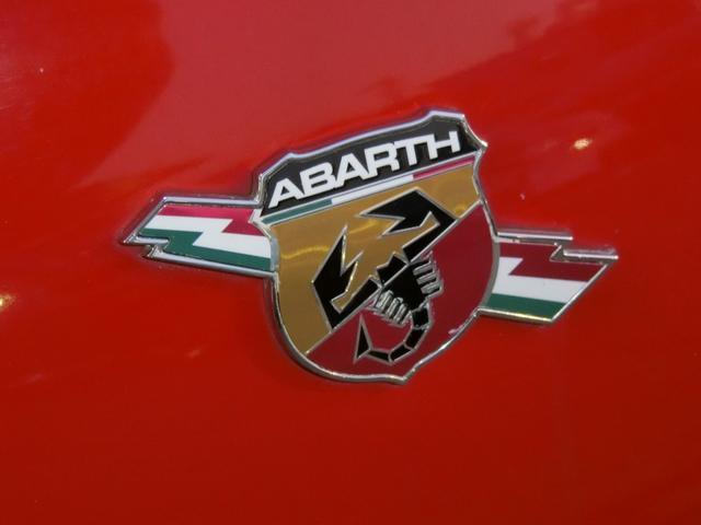 アバルト５００ ベースグレード　走行２６２９５Ｋｍ　カロッエリアナビ　フルセグ　ＢＴ　Ｂカメラ　　　ＨＩＤヘッドライト　フォグランプ　パドルシフト　純正１６ＡＷ　キーレスキー（18枚目）