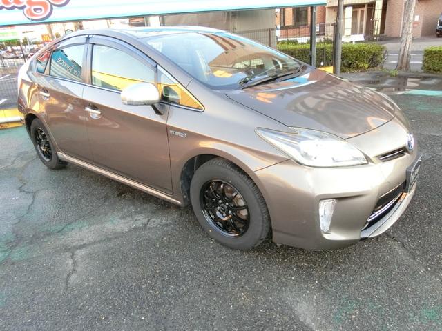 プリウス Ｓマイコーデ　プレミア故障保証ゴールドプラン１年　ストラーダナビ　ＢＴ　フルセグ　ＤＶＤ再生　Ｂカメラ　ＨＩＤ　オートライト　ＥＴＣ　社外ドライブレコーダー　合皮コンビシート　スマートキー２個　社外１５ＡＷ（10枚目）