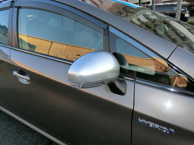 プリウス Ｓマイコーデ　プレミア故障保証ゴールドプラン１年　ストラーダナビ　ＢＴ　フルセグ　ＤＶＤ再生　Ｂカメラ　ＨＩＤ　オートライト　ＥＴＣ　社外ドライブレコーダー　合皮コンビシート　スマートキー２個　社外１５ＡＷ（16枚目）