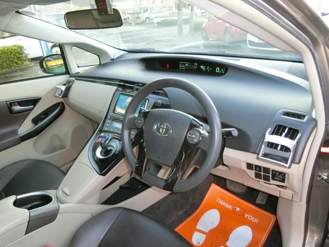 プリウス Ｓマイコーデ　プレミア故障保証ゴールドプラン１年　ストラーダナビ　ＢＴ　フルセグ　ＤＶＤ再生　Ｂカメラ　ＨＩＤ　オートライト　ＥＴＣ　社外ドライブレコーダー　合皮コンビシート　スマートキー２個　社外１５ＡＷ（19枚目）