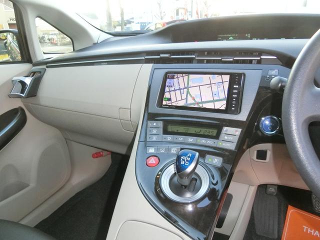 プリウス Ｓマイコーデ　プレミア故障保証ゴールドプラン１年　ストラーダナビ　ＢＴ　フルセグ　ＤＶＤ再生　Ｂカメラ　ＨＩＤ　オートライト　ＥＴＣ　社外ドライブレコーダー　合皮コンビシート　スマートキー２個　社外１５ＡＷ（26枚目）