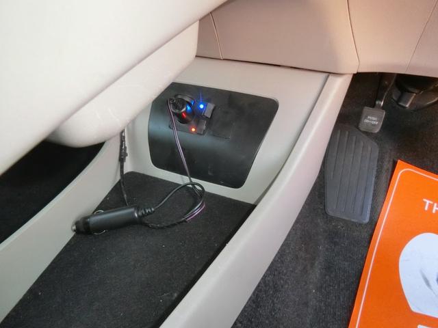 プリウス Ｓマイコーデ　プレミア故障保証ゴールドプラン１年　ストラーダナビ　ＢＴ　フルセグ　ＤＶＤ再生　Ｂカメラ　ＨＩＤ　オートライト　ＥＴＣ　社外ドライブレコーダー　合皮コンビシート　スマートキー２個　社外１５ＡＷ（28枚目）