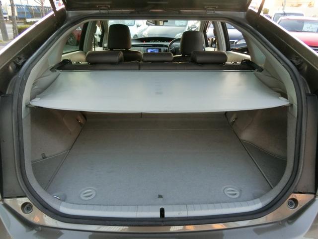 プリウス Ｓマイコーデ　プレミア故障保証ゴールドプラン１年　ストラーダナビ　ＢＴ　フルセグ　ＤＶＤ再生　Ｂカメラ　ＨＩＤ　オートライト　ＥＴＣ　社外ドライブレコーダー　合皮コンビシート　スマートキー２個　社外１５ＡＷ（44枚目）