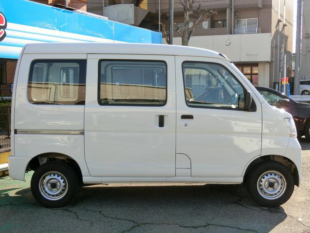 ハイゼットカーゴ スペシャル　プレミア故障保証ゴールドプラン１年　走行１７５０４Ｋｍ　ＷエアＢ　両側スライドドア　ノボル電機車載用拡声装置　ＳＤプレーヤー搭載アンプ　レベライザー付きヘッドライト　前席左右パワーウインドウ（11枚目）