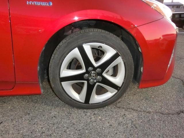 プリウス Ｓツーリングセレクション　プレミア故障保証ゴールドプラン１年　純正ＳＤナビ　フルセグ　ＢＴ　Ｂカメラ　ＥＴＣ　ＬＥＤヘッドライト　ＬＥＤフォグ　黒革レザーシート　シートヒーター　純正１７ＡＷ　　クルーコン　スマートキー２個（49枚目）