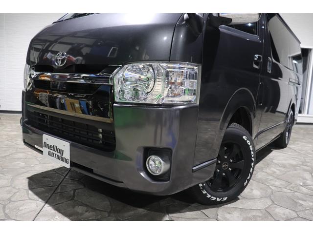 ハイエースバン スーパーＧＬ　５０ＴＨ　アニバーサリーリミテッド　５型モデル４ＷＤ・ディーゼル・３列シート・７人乗り・レボシート・対面シート・４ナンバー・パワースライドドア・パナソニックＳＤナビ・フルセグ・Ｂカメラ・フリップダウンモニタ・ＥＴＣ・キャンピング　仕様（4枚目）