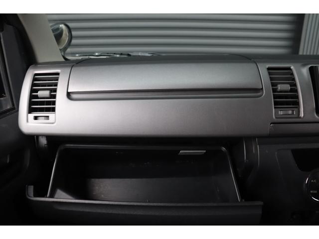 ハイエースバン ロングスーパーＧＬ　３型モデル４ＷＤ・ディーゼル・ＨＩＤヘッド・デイトナ１６ＡＷ・グッドリッチ・サントレックスヒッチメンバ・小窓・ＬＥＤテール（30枚目）