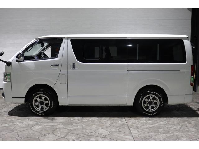 ハイエースバン ロングスーパーＧＬ　５型モデル４ＷＤ・ディーゼル・純正ＳＤナビ・フルセグブルーツース・バックカメラ・ＥＴＣ・ＬＥＤヘッドライト・ＴＳＳ・ＬＤＡ・ＡＨＢ・左側面軽損修復・ミラー型ドライブレコーダ・ＡＣ１００Ｖ・小窓（9枚目）