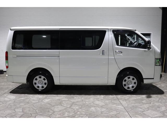 ハイエースバン ロングスーパーＧＬ　６型モデル・４ＷＤ・ＬＥＤヘッド・スマートキ・パノラミックビュモニタ・インテリジェントクリソナ・純正ＳＤナビ・ＥＴＣ・ドライブレコーダ・ＡＣ１００Ｖ・ＴＳＳ・ＬＤＡ・ＡＨＢ・ＰＣＳ・（15枚目）