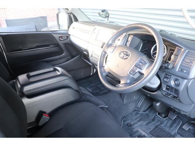 ハイエースバン ロングスーパーＧＬ　６型モデル・４ＷＤ・ＬＥＤヘッド・スマートキ・パノラミックビュモニタ・インテリジェントクリソナ・純正ＳＤナビ・ＥＴＣ・ドライブレコーダ・ＡＣ１００Ｖ・ＴＳＳ・ＬＤＡ・ＡＨＢ・ＰＣＳ・（18枚目）