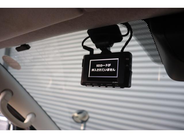 ハイエースバン ロングスーパーＧＬ　６型モデル・４ＷＤ・ＬＥＤヘッド・スマートキ・パノラミックビュモニタ・インテリジェントクリソナ・純正ＳＤナビ・ＥＴＣ・ドライブレコーダ・ＡＣ１００Ｖ・ＴＳＳ・ＬＤＡ・ＡＨＢ・ＰＣＳ・（26枚目）