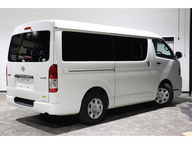 ハイエースバン ロングワイドスーパーGL 4型モデル・ミドルルーフワイド・8ナンバー2年車検・エセックスFリップ・フリップダウンモニタ・SDナビ・ETC・ドライブレコーダ・シートカバ・荷室床張り施工・ディーゼル・AC100V(13枚目)