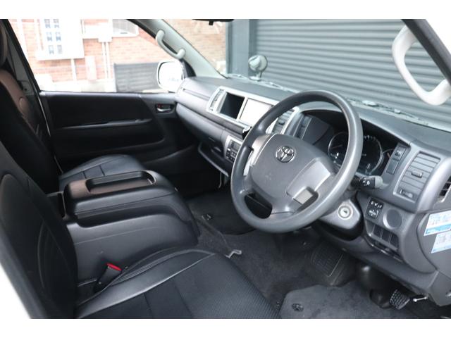 ハイエースバン ロングワイドスーパーGL 4型モデル・ミドルルーフワイド・8ナンバー2年車検・エセックスFリップ・フリップダウンモニタ・SDナビ・ETC・ドライブレコーダ・シートカバ・荷室床張り施工・ディーゼル・AC100V(19枚目)