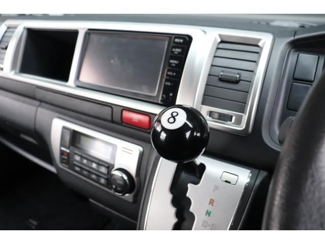 ハイエースバン ロングワイドスーパーGL 4型モデル・ミドルルーフワイド・8ナンバー2年車検・エセックスFリップ・フリップダウンモニタ・SDナビ・ETC・ドライブレコーダ・シートカバ・荷室床張り施工・ディーゼル・AC100V(27枚目)