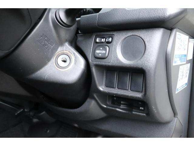 ハイエースバン ロングワイドスーパーGL 4型モデル・ミドルルーフワイド・8ナンバー2年車検・エセックスFリップ・フリップダウンモニタ・SDナビ・ETC・ドライブレコーダ・シートカバ・荷室床張り施工・ディーゼル・AC100V(29枚目)