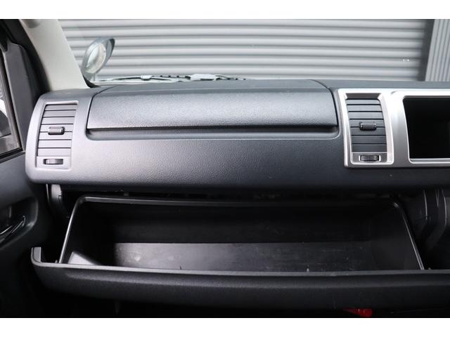 ハイエースバン ロングワイドスーパーGL 4型モデル・ミドルルーフワイド・8ナンバー2年車検・エセックスFリップ・フリップダウンモニタ・SDナビ・ETC・ドライブレコーダ・シートカバ・荷室床張り施工・ディーゼル・AC100V(31枚目)