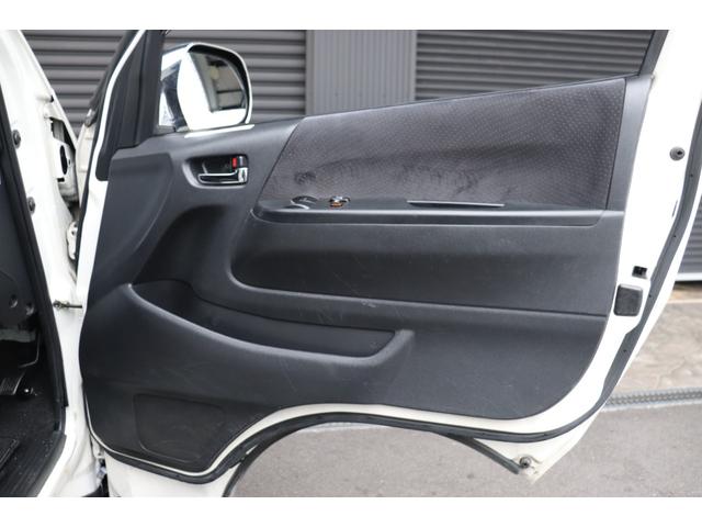 ハイエースバン ロングワイドスーパーGL 4型モデル・ミドルルーフワイド・8ナンバー2年車検・エセックスFリップ・フリップダウンモニタ・SDナビ・ETC・ドライブレコーダ・シートカバ・荷室床張り施工・ディーゼル・AC100V(34枚目)