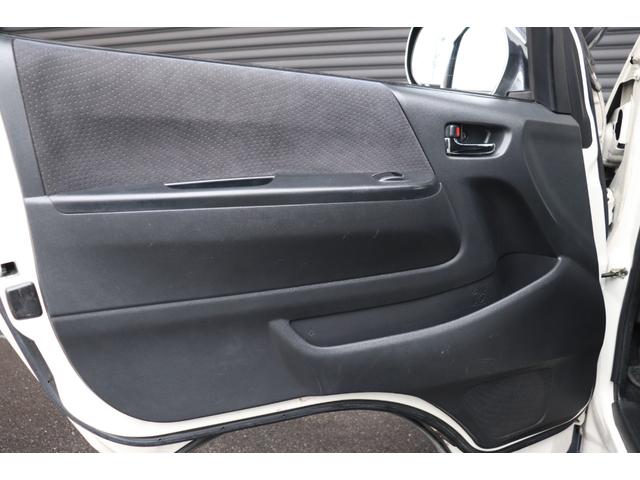 ハイエースバン ロングワイドスーパーGL 4型モデル・ミドルルーフワイド・8ナンバー2年車検・エセックスFリップ・フリップダウンモニタ・SDナビ・ETC・ドライブレコーダ・シートカバ・荷室床張り施工・ディーゼル・AC100V(35枚目)