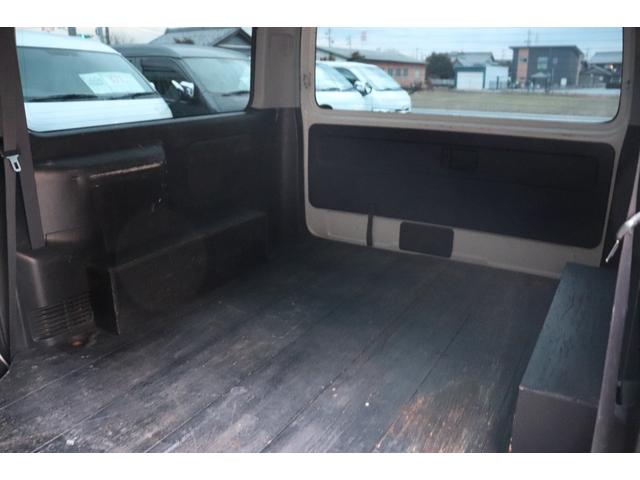 ハイエースバン ロングワイドスーパーGL 4型モデル・ミドルルーフワイド・8ナンバー2年車検・エセックスFリップ・フリップダウンモニタ・SDナビ・ETC・ドライブレコーダ・シートカバ・荷室床張り施工・ディーゼル・AC100V(37枚目)