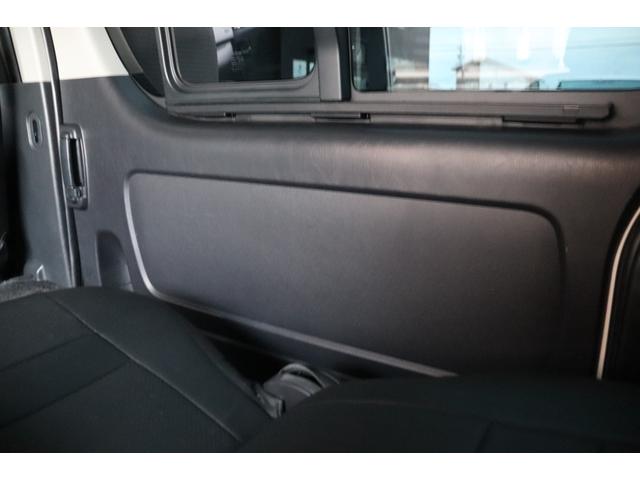 ハイエースバン ロングワイドスーパーGL 4型モデル・ミドルルーフワイド・8ナンバー2年車検・エセックスFリップ・フリップダウンモニタ・SDナビ・ETC・ドライブレコーダ・シートカバ・荷室床張り施工・ディーゼル・AC100V(43枚目)