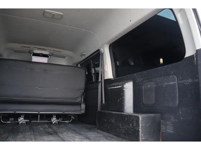 ハイエースバン ロングワイドスーパーGL 4型モデル・ミドルルーフワイド・8ナンバー2年車検・エセックスFリップ・フリップダウンモニタ・SDナビ・ETC・ドライブレコーダ・シートカバ・荷室床張り施工・ディーゼル・AC100V(48枚目)