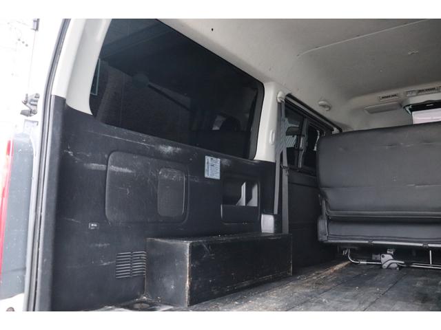 ハイエースバン ロングワイドスーパーGL 4型モデル・ミドルルーフワイド・8ナンバー2年車検・エセックスFリップ・フリップダウンモニタ・SDナビ・ETC・ドライブレコーダ・シートカバ・荷室床張り施工・ディーゼル・AC100V(49枚目)