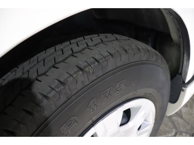 ハイエースバン ロングワイドスーパーGL 4型モデル・ミドルルーフワイド・8ナンバー2年車検・エセックスFリップ・フリップダウンモニタ・SDナビ・ETC・ドライブレコーダ・シートカバ・荷室床張り施工・ディーゼル・AC100V(51枚目)