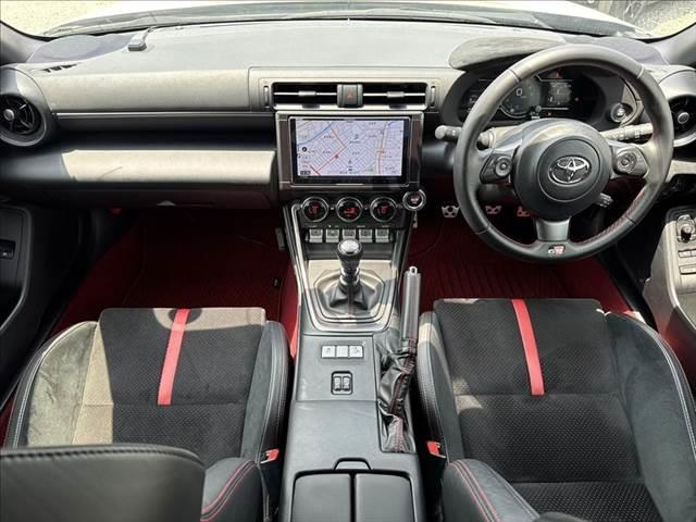 ＧＲ８６ ＲＺ　６速ＭＴ　メモリーナビ　フルセグテレビ　バックカメラ　ＥＴＣ　シートヒーター　Ｂｌｕｅｔｏｏｔｈ　ＬＥＤヘッドライト　スマートキー　ハーフレザーシート　クルーズコントロール　オートエアコン　禁煙車（3枚目）