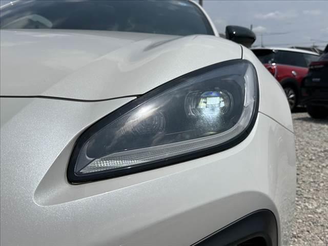 ＧＲ８６ ＲＺ　６速ＭＴ　メモリーナビ　フルセグテレビ　バックカメラ　ＥＴＣ　シートヒーター　Ｂｌｕｅｔｏｏｔｈ　ＬＥＤヘッドライト　スマートキー　ハーフレザーシート　クルーズコントロール　オートエアコン　禁煙車（12枚目）